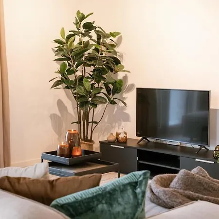 דירה Stylish With Free Parking In *