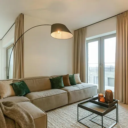 דירה Stylish With Free Parking In