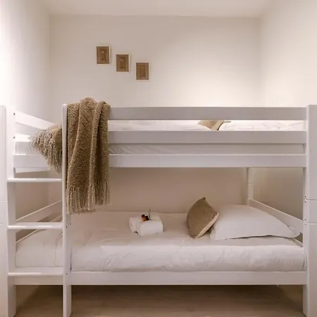 Stylish With Free Parking In *